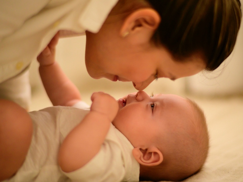 Scientists reveal what makes a baby’s head SMELL so good!